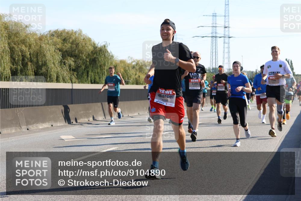 03.10.2025 - Köhlbrandbrückenlauf Strokosch-Dieckow http://msf.ph/oto/9104890 03.10.2025 12:13:57 Position 3 4177, 4098 meine-sportfotos.de