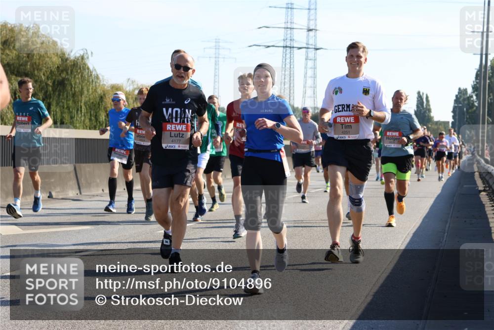 03.10.2025 - Köhlbrandbrückenlauf Strokosch-Dieckow http://msf.ph/oto/9104896 03.10.2025 12:13:59 Position 3 9095, 4137, 4177, 4251 meine-sportfotos.de