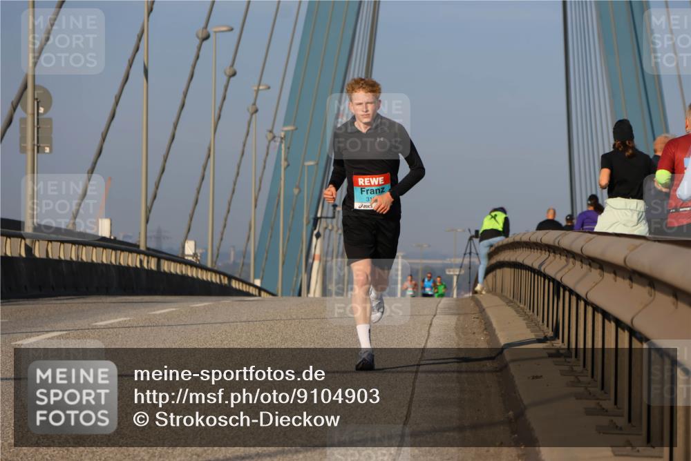 03.10.2025 - Köhlbrandbrückenlauf Strokosch-Dieckow http://msf.ph/oto/9104903 03.10.2025 09:31:33 Position 2 31 meine-sportfotos.de