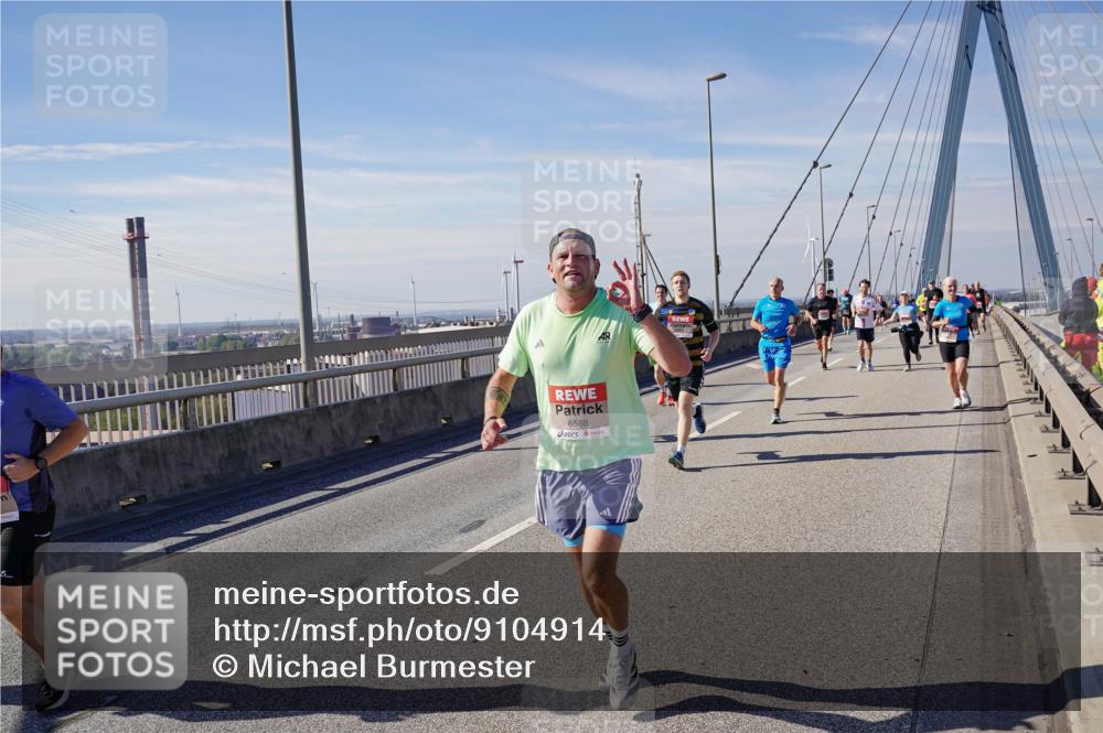 03.10.2025 - Köhlbrandbrückenlauf Michael Burmester http://msf.ph/oto/9104914 03.10.2025 12:48:54 Position 2 6588 meine-sportfotos.de