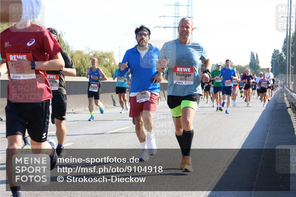 03.10.2025 - Köhlbrandbrückenlauf Strokosch-Dieckow http://msf.ph/oto/9104918 03.10.2025 12:14:01 Position 3 3020, 08, 6036, 6154 meine-sportfotos.de