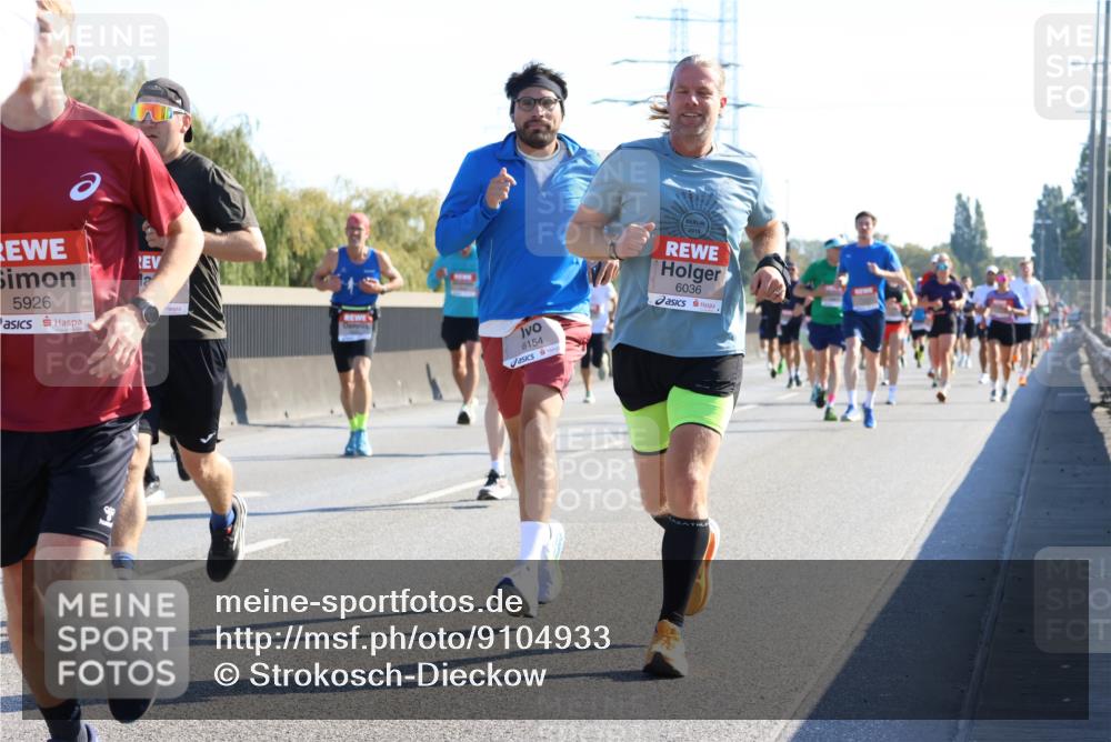 03.10.2025 - Köhlbrandbrückenlauf Strokosch-Dieckow http://msf.ph/oto/9104933 03.10.2025 12:14:02 Position 3 5926, 6154, 2015, 6036 meine-sportfotos.de