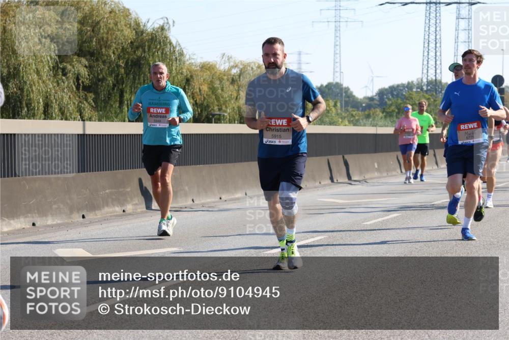 03.10.2025 - Köhlbrandbrückenlauf Strokosch-Dieckow http://msf.ph/oto/9104945 03.10.2025 12:14:05 Position 3 5948, 5915, 6775 meine-sportfotos.de