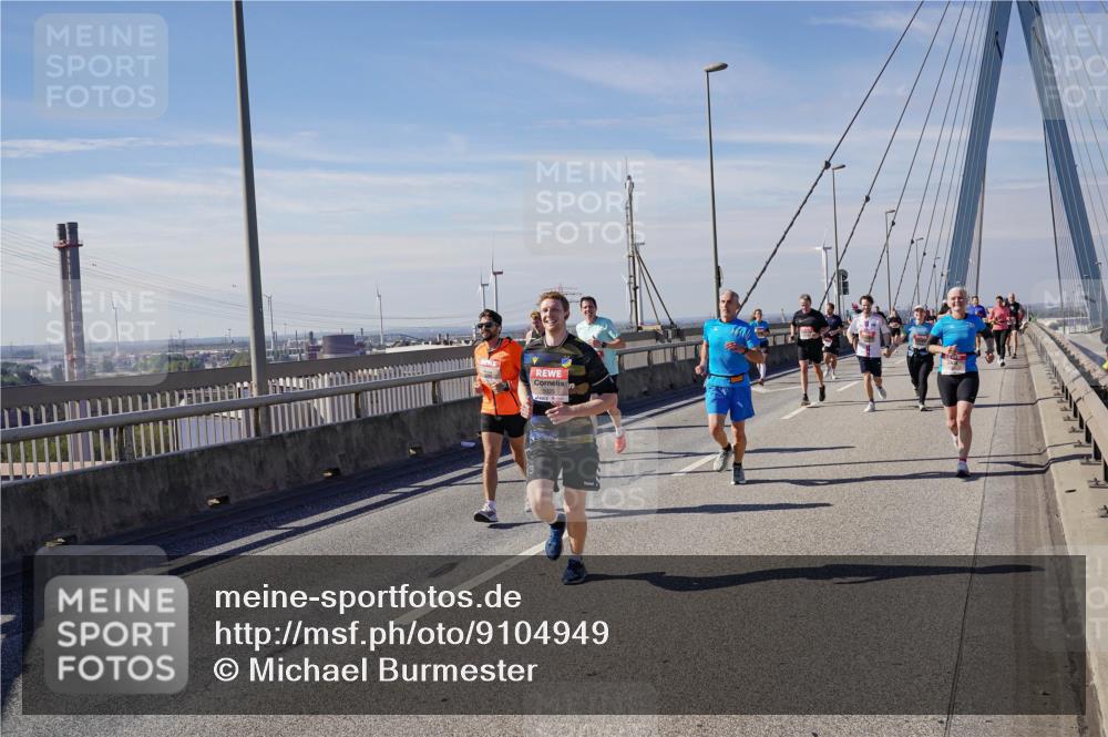 03.10.2025 - Köhlbrandbrückenlauf Michael Burmester http://msf.ph/oto/9104949 03.10.2025 12:48:55 Position 2 3 meine-sportfotos.de