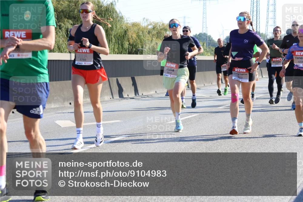 03.10.2025 - Köhlbrandbrückenlauf Strokosch-Dieckow http://msf.ph/oto/9104983 03.10.2025 12:14:09 Position 3 6769, 6612, 258, 4206 meine-sportfotos.de