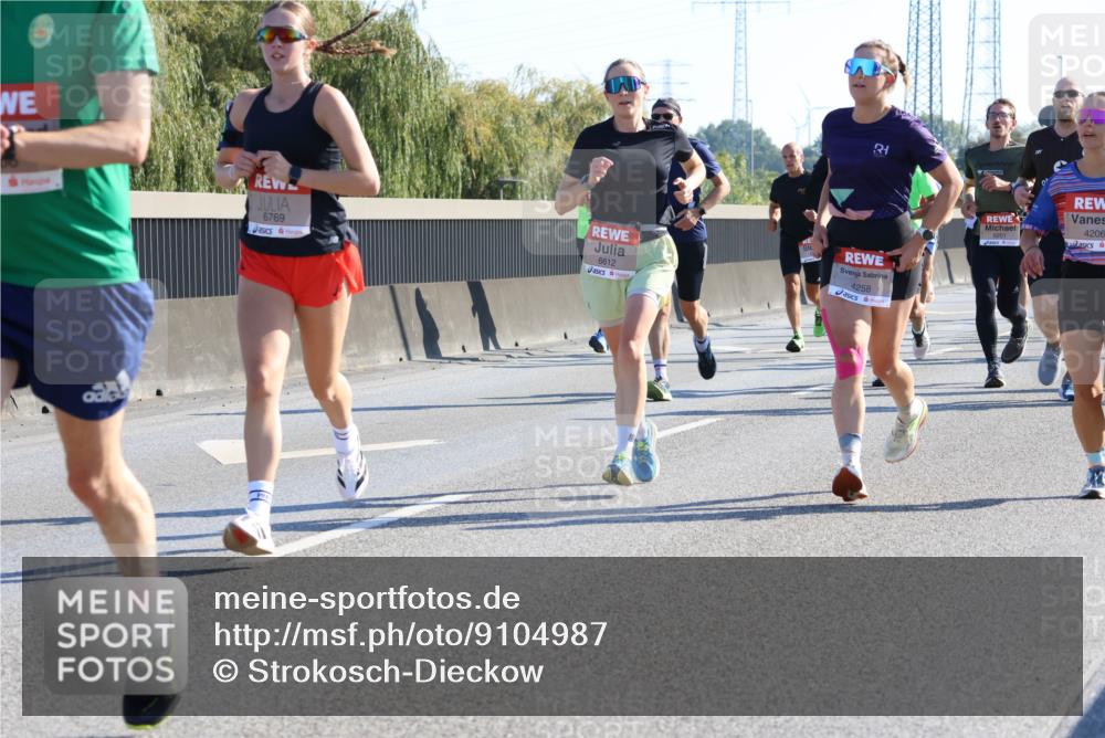 03.10.2025 - Köhlbrandbrückenlauf Strokosch-Dieckow http://msf.ph/oto/9104987 03.10.2025 12:14:09 Position 3 6769, 6612, 4258, 4206 meine-sportfotos.de