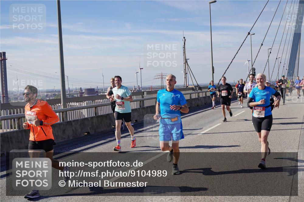03.10.2025 - Köhlbrandbrückenlauf Michael Burmester http://msf.ph/oto/9104989 03.10.2025 12:48:56 Position 2 27 meine-sportfotos.de
