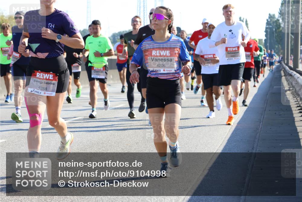 03.10.2025 - Köhlbrandbrückenlauf Strokosch-Dieckow http://msf.ph/oto/9104998 03.10.2025 12:14:11 Position 3 4258, 4206, 4491, 4407 meine-sportfotos.de