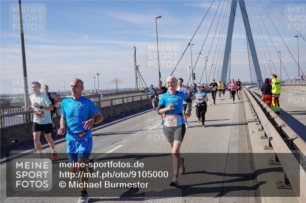 03.10.2025 - Köhlbrandbrückenlauf Michael Burmester http://msf.ph/oto/9105000 03.10.2025 12:48:57 Position 2 6370, 8227 meine-sportfotos.de