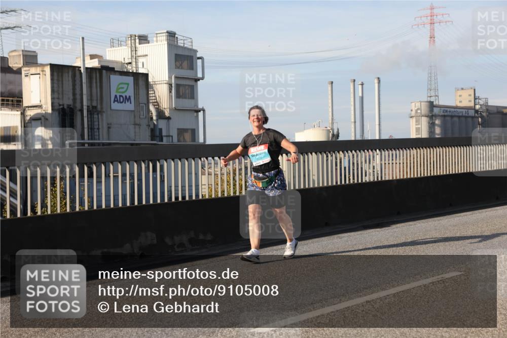 03.10.2025 - Köhlbrandbrückenlauf Lena Gebhardt http://msf.ph/oto/9105008 03.10.2025 10:12:42 Position 2 108, 1001, 2936 meine-sportfotos.de