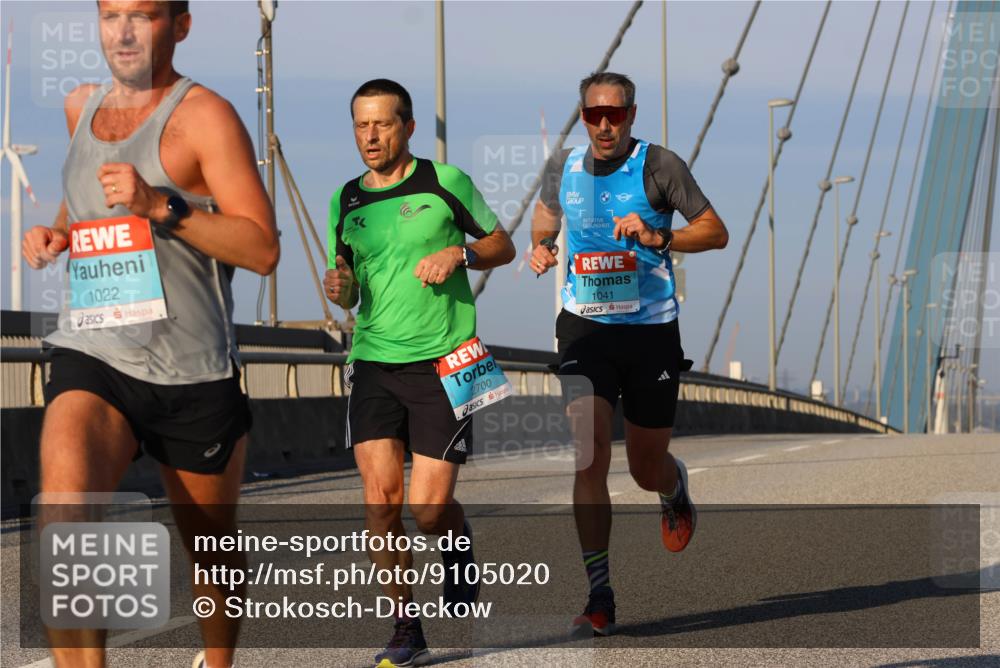 03.10.2025 - Köhlbrandbrückenlauf Strokosch-Dieckow http://msf.ph/oto/9105020 03.10.2025 09:32:08 Position 2 1022, 2700, 1041 meine-sportfotos.de