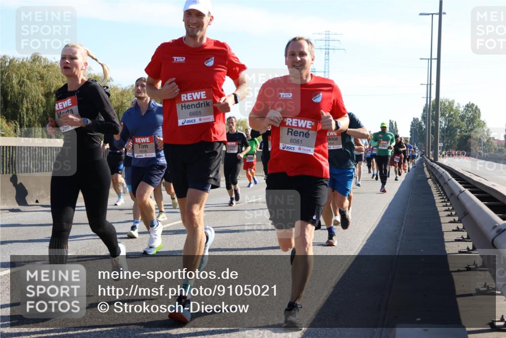 03.10.2025 - Köhlbrandbrückenlauf Strokosch-Dieckow http://msf.ph/oto/9105021 03.10.2025 12:14:17 Position 3 15, 4518, 6655, 15, 6081, 4654 meine-sportfotos.de