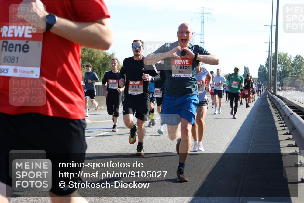 03.10.2025 - Köhlbrandbrückenlauf Strokosch-Dieckow http://msf.ph/oto/9105027 03.10.2025 12:14:18 Position 3 6081, 6390, 4475, 4654 meine-sportfotos.de