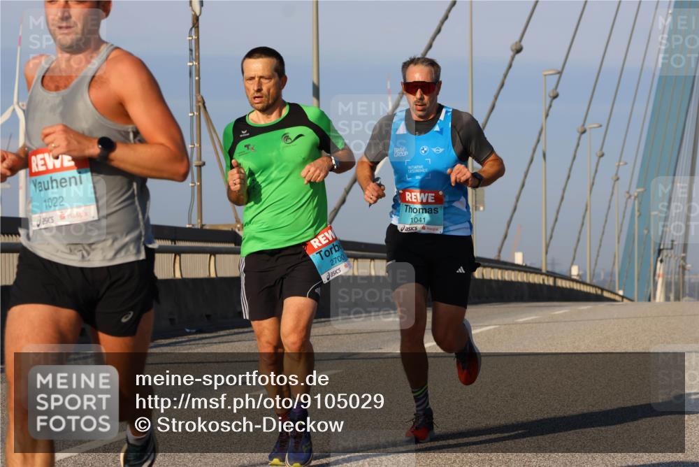 03.10.2025 - Köhlbrandbrückenlauf Strokosch-Dieckow http://msf.ph/oto/9105029 03.10.2025 09:32:08 Position 2 1022, 2700, 1041 meine-sportfotos.de