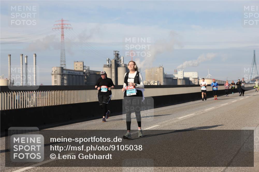 03.10.2025 - Köhlbrandbrückenlauf Lena Gebhardt http://msf.ph/oto/9105038 03.10.2025 10:12:43 Position 2 2859 meine-sportfotos.de