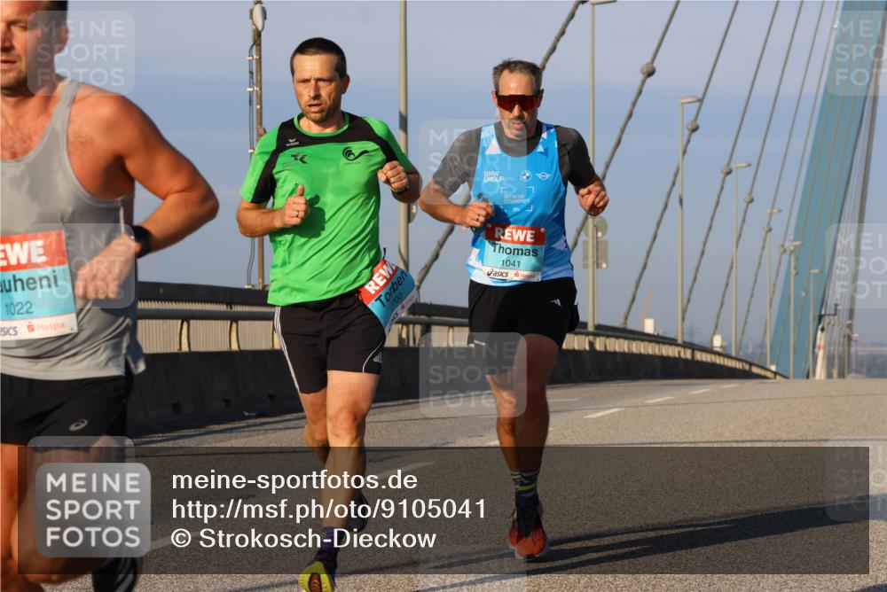 03.10.2025 - Köhlbrandbrückenlauf Strokosch-Dieckow http://msf.ph/oto/9105041 03.10.2025 09:32:09 Position 2 1022, 0047, 1041 meine-sportfotos.de