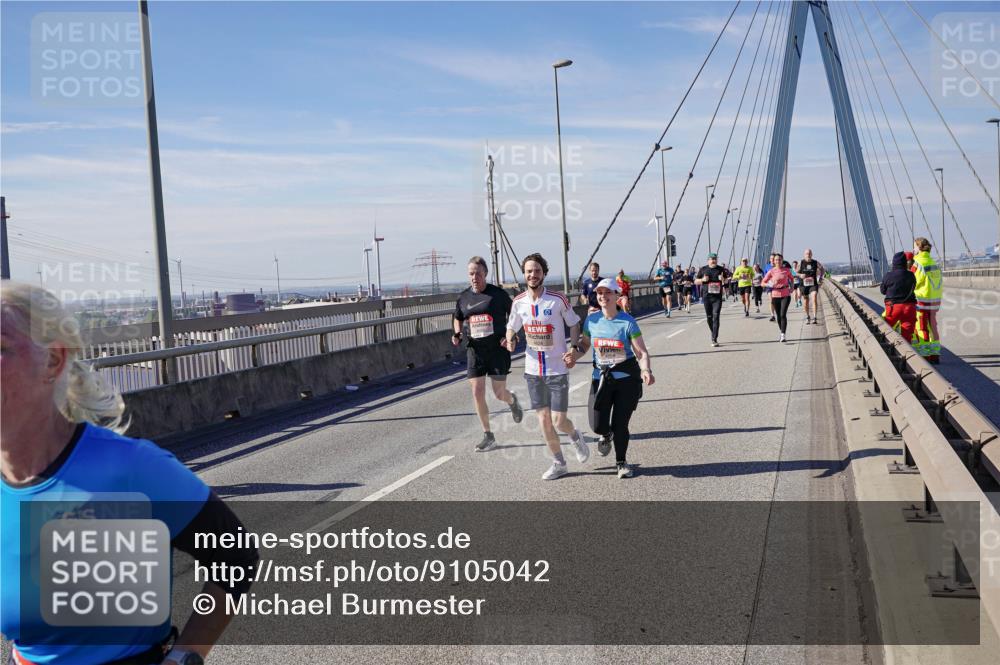03.10.2025 - Köhlbrandbrückenlauf Michael Burmester http://msf.ph/oto/9105042 03.10.2025 12:48:58 Position 2  meine-sportfotos.de