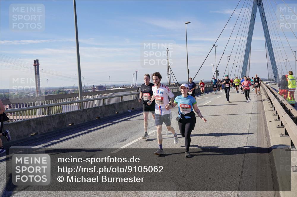 03.10.2025 - Köhlbrandbrückenlauf Michael Burmester http://msf.ph/oto/9105062 03.10.2025 12:48:59 Position 2  meine-sportfotos.de