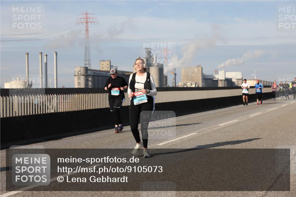 03.10.2025 - Köhlbrandbrückenlauf Lena Gebhardt http://msf.ph/oto/9105073 03.10.2025 10:12:44 Position 2 2859 meine-sportfotos.de