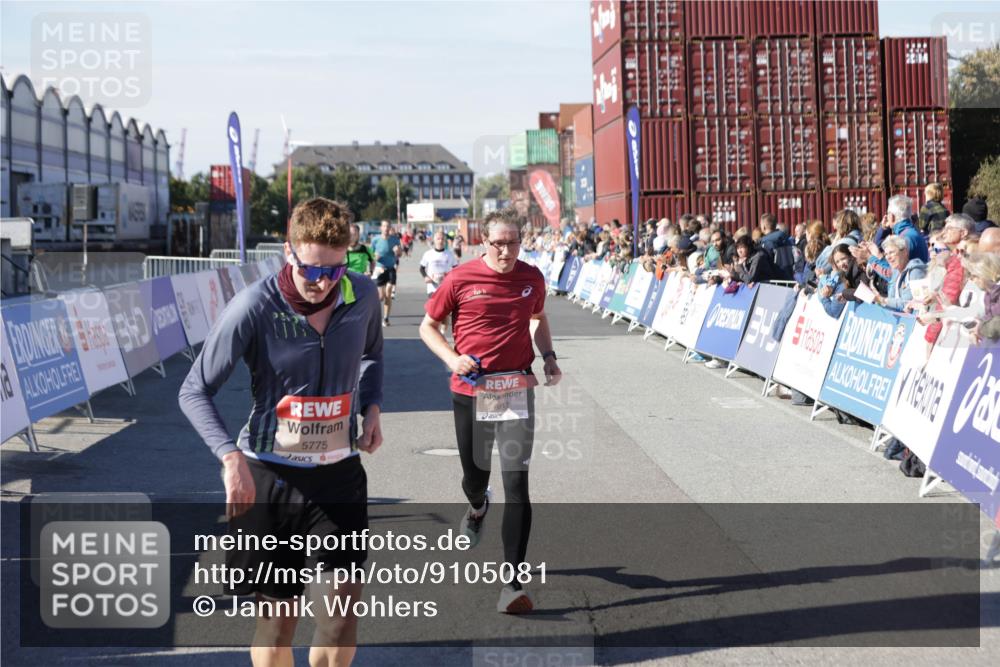 03.10.2025 - Köhlbrandbrückenlauf Jannik Wohlers http://msf.ph/oto/9105081 03.10.2025 12:58:28 Ziel 4083, 4084, 4099, 5706, 5775, 6617, 6732, 6741 meine-sportfotos.de