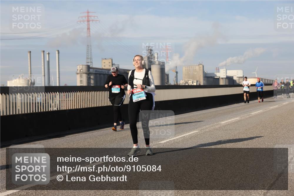 03.10.2025 - Köhlbrandbrückenlauf Lena Gebhardt http://msf.ph/oto/9105084 03.10.2025 10:12:44 Position 2 2859 meine-sportfotos.de