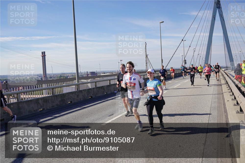 03.10.2025 - Köhlbrandbrückenlauf Michael Burmester http://msf.ph/oto/9105087 03.10.2025 12:48:59 Position 2 4559 meine-sportfotos.de
