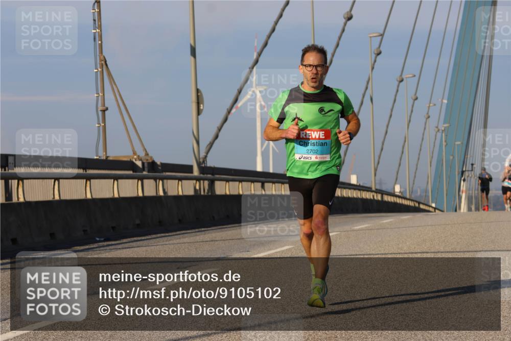 03.10.2025 - Köhlbrandbrückenlauf Strokosch-Dieckow http://msf.ph/oto/9105102 03.10.2025 09:32:29 Position 2 2702 meine-sportfotos.de