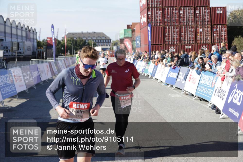 03.10.2025 - Köhlbrandbrückenlauf Jannik Wohlers http://msf.ph/oto/9105114 03.10.2025 12:58:28 Ziel 4083, 4084, 4099, 5706, 5775, 6617, 6732, 6741 meine-sportfotos.de