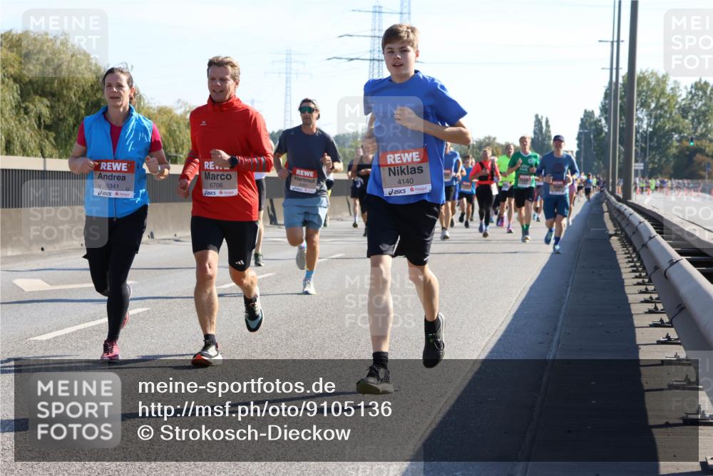 03.10.2025 - Köhlbrandbrückenlauf Strokosch-Dieckow http://msf.ph/oto/9105136 03.10.2025 12:14:29 Position 3 6706, 6341, 4140 meine-sportfotos.de