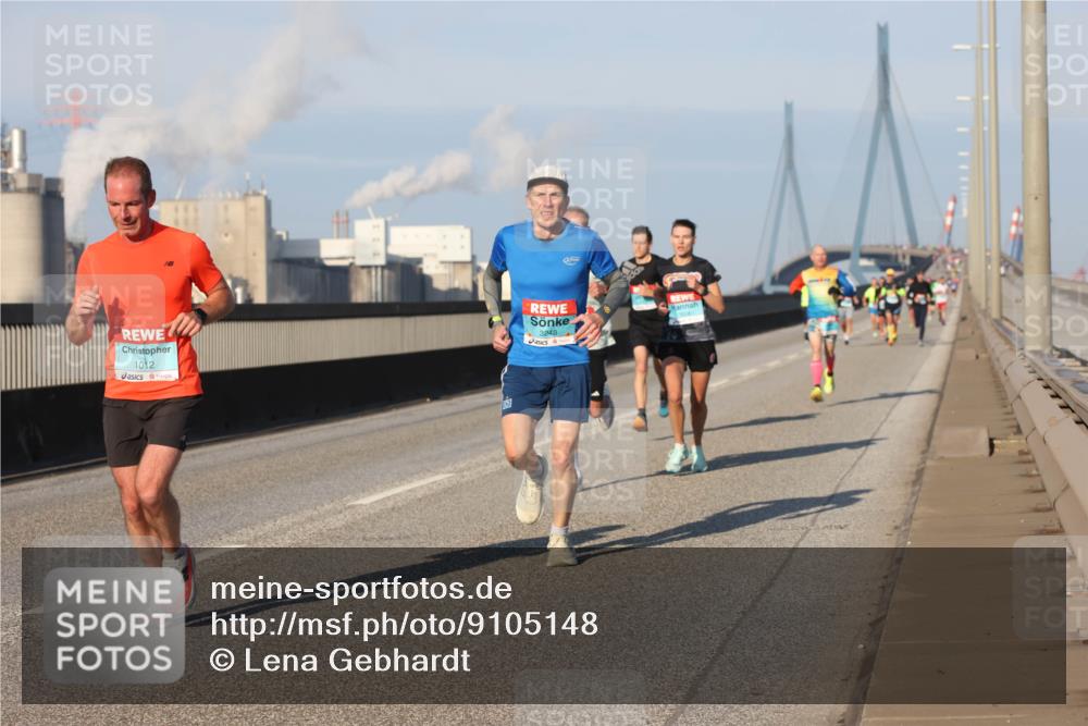 03.10.2025 - Köhlbrandbrückenlauf Lena Gebhardt http://msf.ph/oto/9105148 03.10.2025 09:38:54 Position 2 1012, 3248 meine-sportfotos.de
