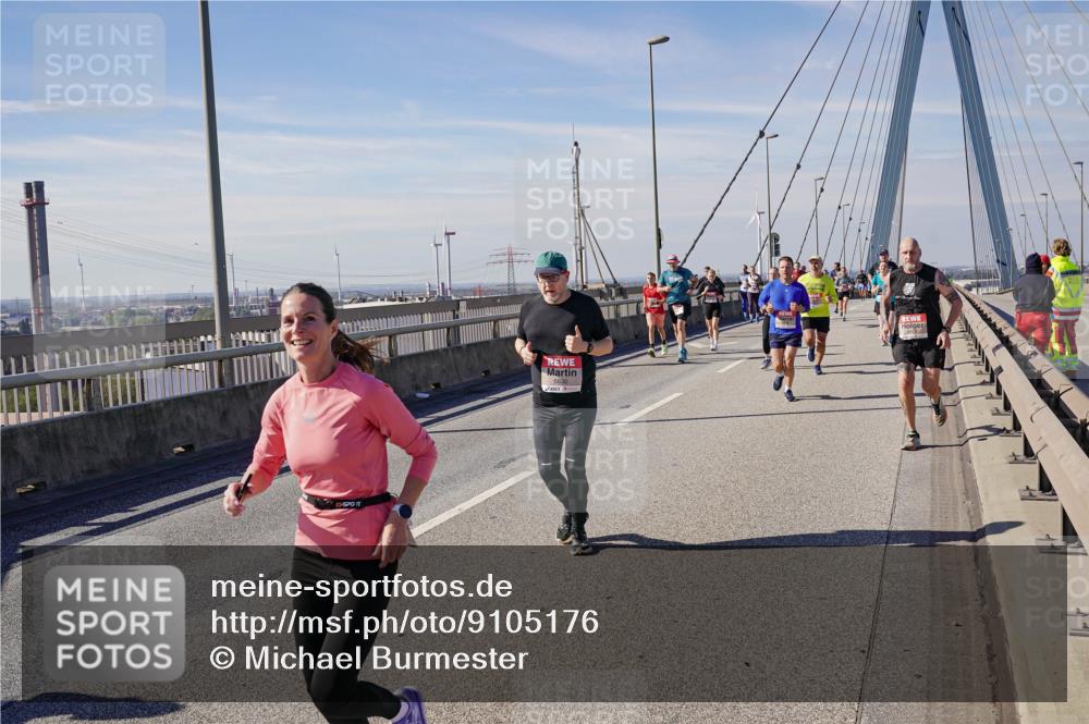 03.10.2025 - Köhlbrandbrückenlauf Michael Burmester http://msf.ph/oto/9105176 03.10.2025 12:49:03 Position 2  meine-sportfotos.de