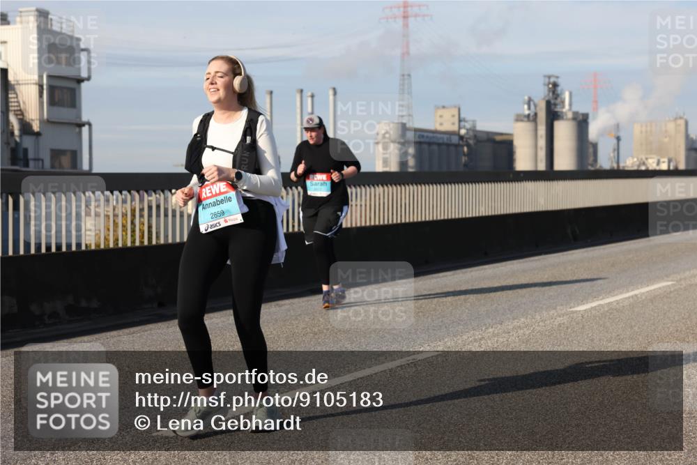 03.10.2025 - Köhlbrandbrückenlauf Lena Gebhardt http://msf.ph/oto/9105183 03.10.2025 10:12:45 Position 2 2859 meine-sportfotos.de