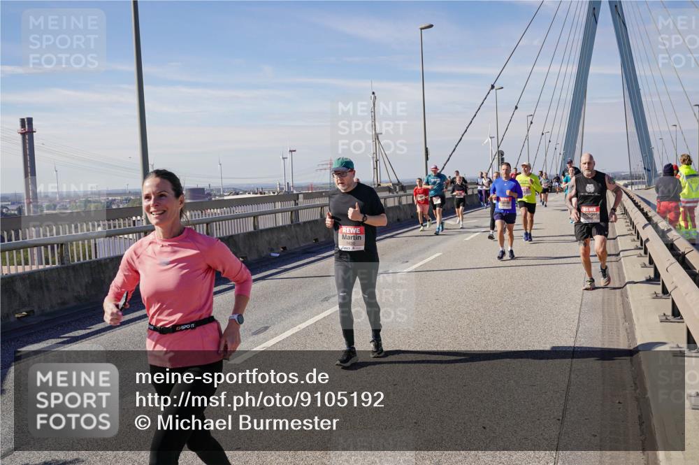 03.10.2025 - Köhlbrandbrückenlauf Michael Burmester http://msf.ph/oto/9105192 03.10.2025 12:49:04 Position 2 5630 meine-sportfotos.de