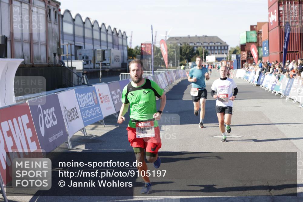 03.10.2025 - Köhlbrandbrückenlauf Jannik Wohlers http://msf.ph/oto/9105197 03.10.2025 12:58:32 Ziel 4084, 4148, 4241, 5706, 5775, 6617, 6741 meine-sportfotos.de
