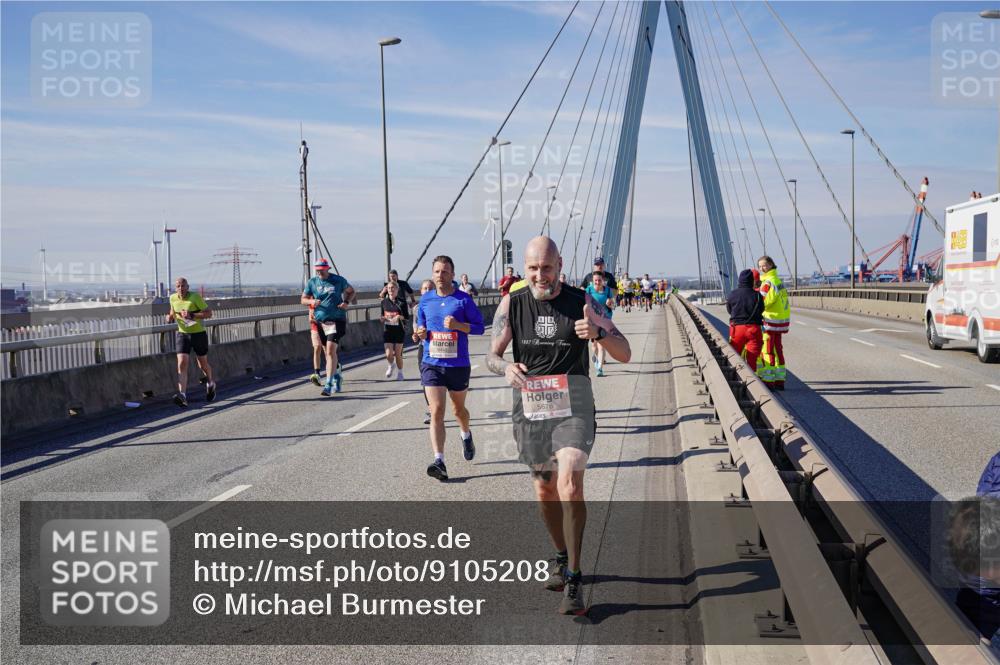 03.10.2025 - Köhlbrandbrückenlauf Michael Burmester http://msf.ph/oto/9105208 03.10.2025 12:49:05 Position 2 1887, 5678 meine-sportfotos.de
