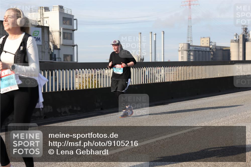 03.10.2025 - Köhlbrandbrückenlauf Lena Gebhardt http://msf.ph/oto/9105216 03.10.2025 10:12:46 Position 2 2859, 2602 meine-sportfotos.de