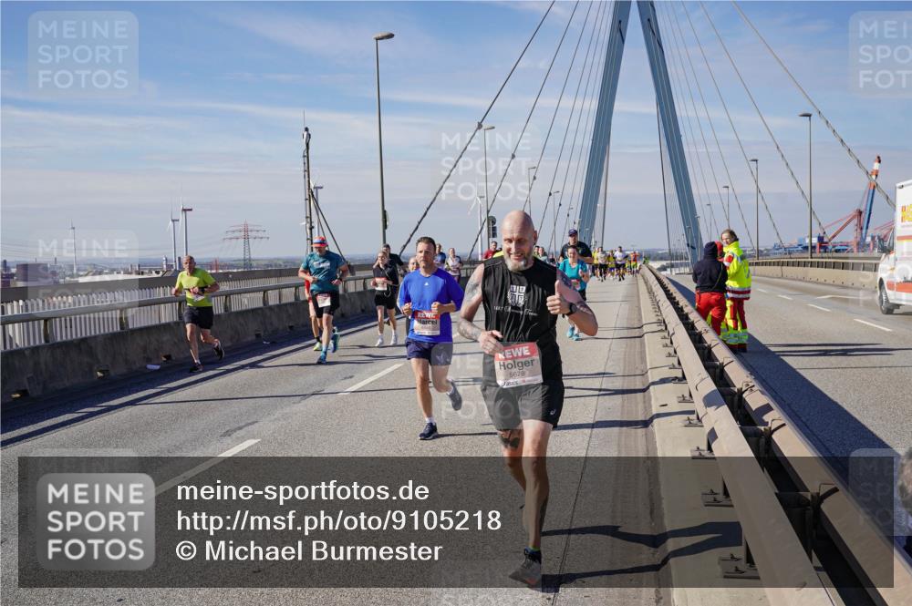 03.10.2025 - Köhlbrandbrückenlauf Michael Burmester http://msf.ph/oto/9105218 03.10.2025 12:49:05 Position 2 1887, 5678 meine-sportfotos.de