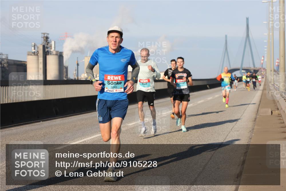 03.10.2025 - Köhlbrandbrückenlauf Lena Gebhardt http://msf.ph/oto/9105228 03.10.2025 09:38:55 Position 2 3248 meine-sportfotos.de
