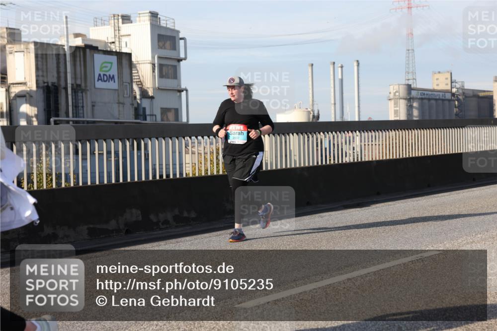 03.10.2025 - Köhlbrandbrückenlauf Lena Gebhardt http://msf.ph/oto/9105235 03.10.2025 10:12:46 Position 2 2602 meine-sportfotos.de