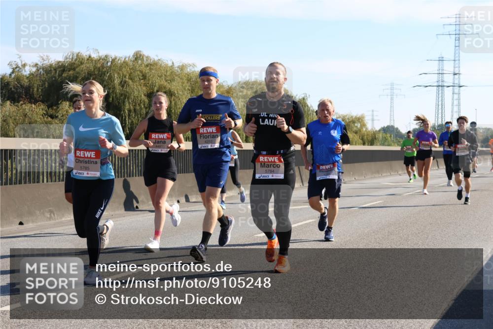 03.10.2025 - Köhlbrandbrückenlauf Strokosch-Dieckow http://msf.ph/oto/9105248 03.10.2025 12:14:47 Position 3 5785, 4492, 4252, 13, 5784 meine-sportfotos.de