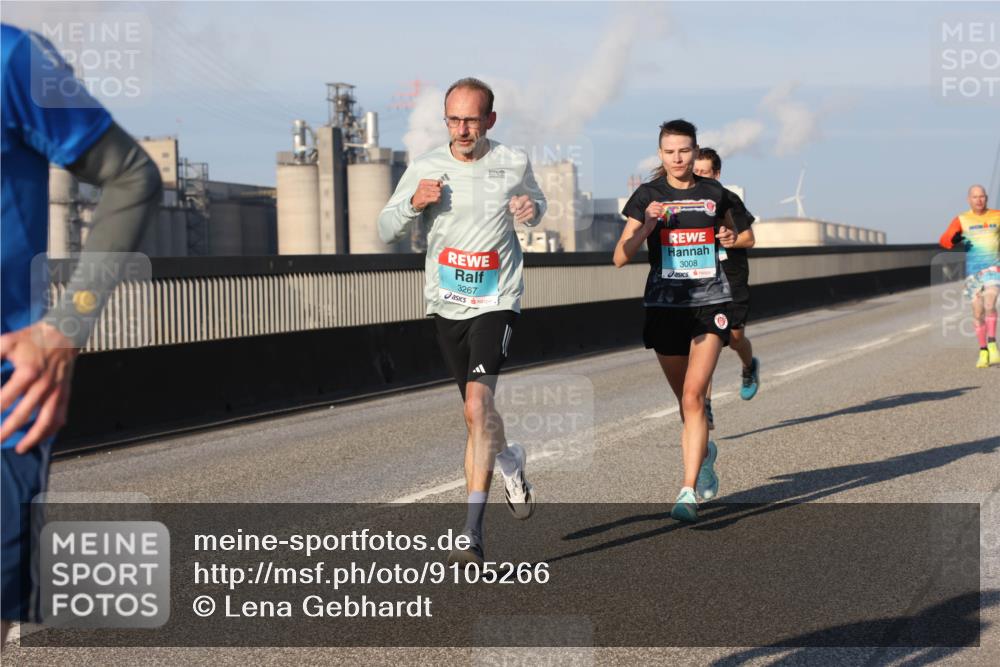 03.10.2025 - Köhlbrandbrückenlauf Lena Gebhardt http://msf.ph/oto/9105266 03.10.2025 09:38:56 Position 2 3267, 3008 meine-sportfotos.de