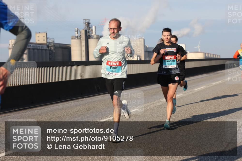 03.10.2025 - Köhlbrandbrückenlauf Lena Gebhardt http://msf.ph/oto/9105278 03.10.2025 09:38:56 Position 2 3267, 3008 meine-sportfotos.de