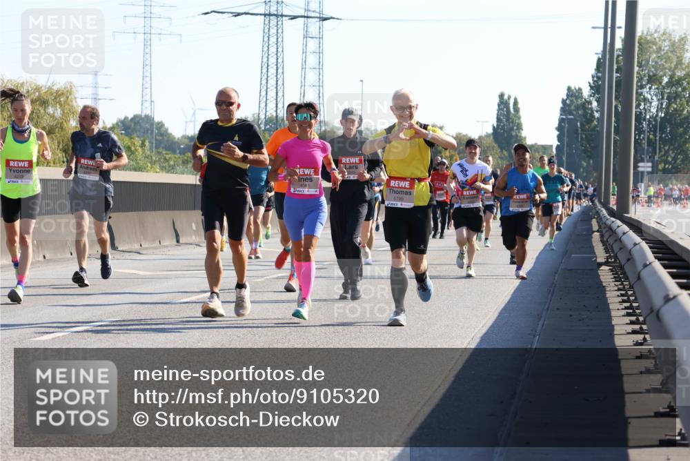 03.10.2025 - Köhlbrandbrückenlauf Strokosch-Dieckow http://msf.ph/oto/9105320 03.10.2025 12:14:53 Position 3 4219, 4061, 5799 meine-sportfotos.de