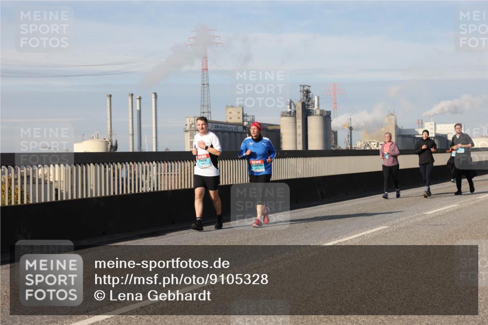 03.10.2025 - Köhlbrandbrückenlauf Lena Gebhardt http://msf.ph/oto/9105328 03.10.2025 10:12:55 Position 2  meine-sportfotos.de