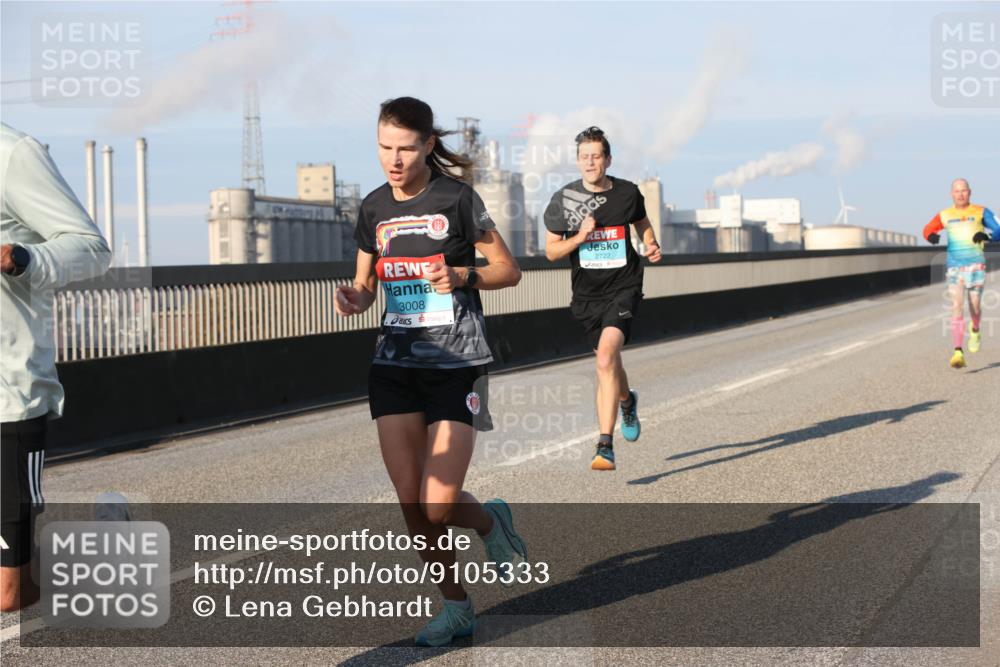 03.10.2025 - Köhlbrandbrückenlauf Lena Gebhardt http://msf.ph/oto/9105333 03.10.2025 09:38:57 Position 2 3008, 2722 meine-sportfotos.de