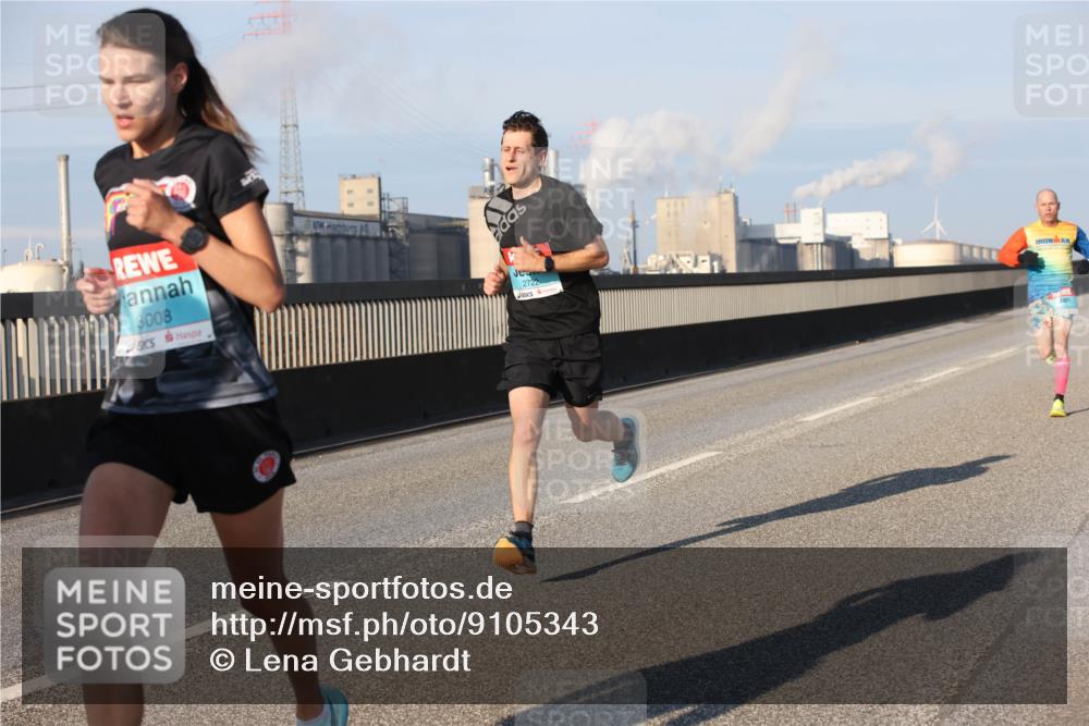 03.10.2025 - Köhlbrandbrückenlauf Lena Gebhardt http://msf.ph/oto/9105343 03.10.2025 09:38:57 Position 2 3008, 2722 meine-sportfotos.de