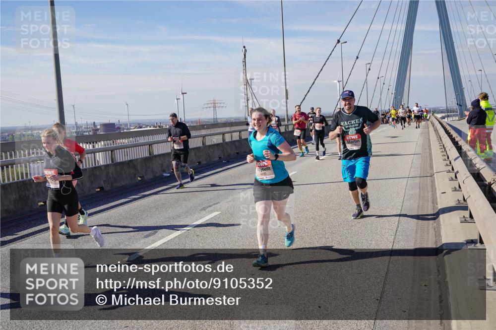 03.10.2025 - Köhlbrandbrückenlauf Michael Burmester http://msf.ph/oto/9105352 03.10.2025 12:49:09 Position 2 4610 meine-sportfotos.de