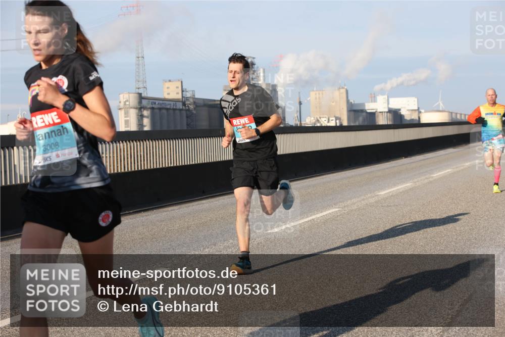 03.10.2025 - Köhlbrandbrückenlauf Lena Gebhardt http://msf.ph/oto/9105361 03.10.2025 09:38:58 Position 2 3008 meine-sportfotos.de