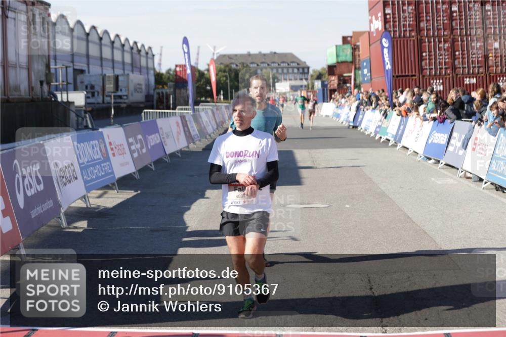 03.10.2025 - Köhlbrandbrückenlauf Jannik Wohlers http://msf.ph/oto/9105367 03.10.2025 12:58:34 Ziel 4084, 4148, 4241, 5706, 5775, 6617, 6741 meine-sportfotos.de