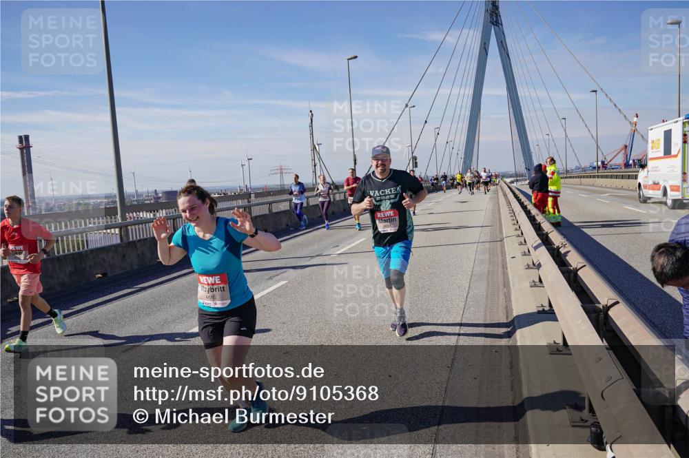 03.10.2025 - Köhlbrandbrückenlauf Michael Burmester http://msf.ph/oto/9105368 03.10.2025 12:49:10 Position 2 4610, 2025 meine-sportfotos.de